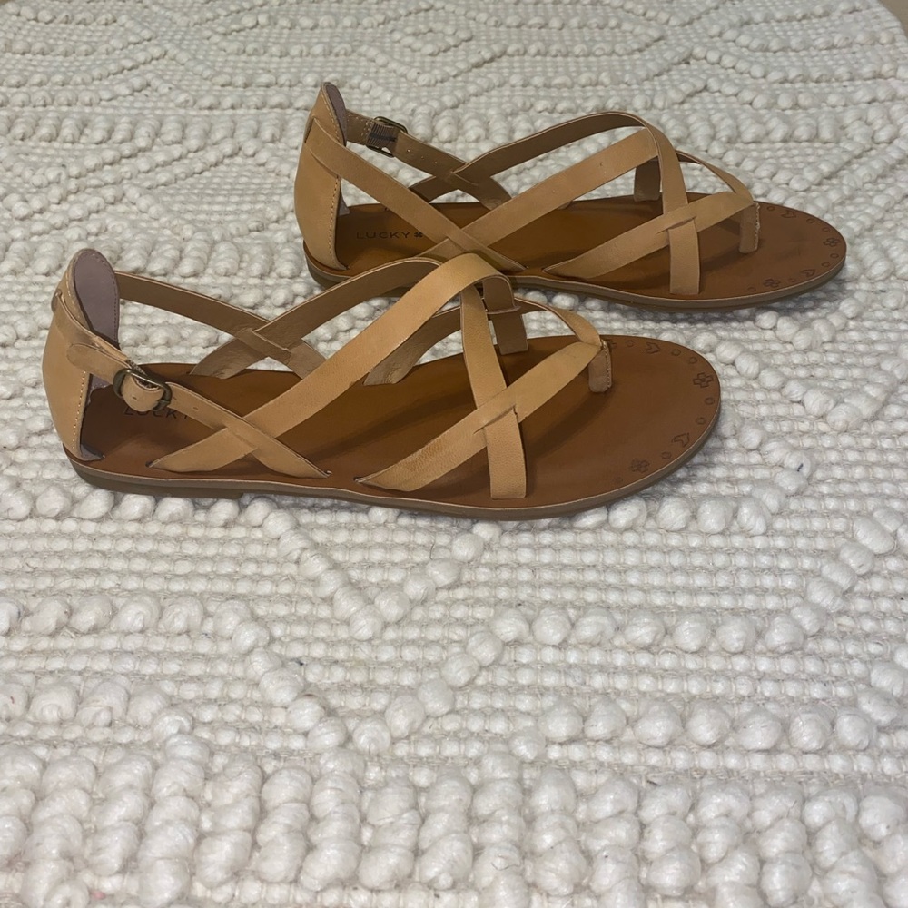 Flat sandals